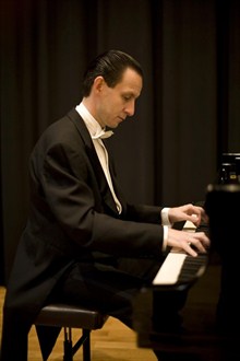 Timon Altwegg, piano